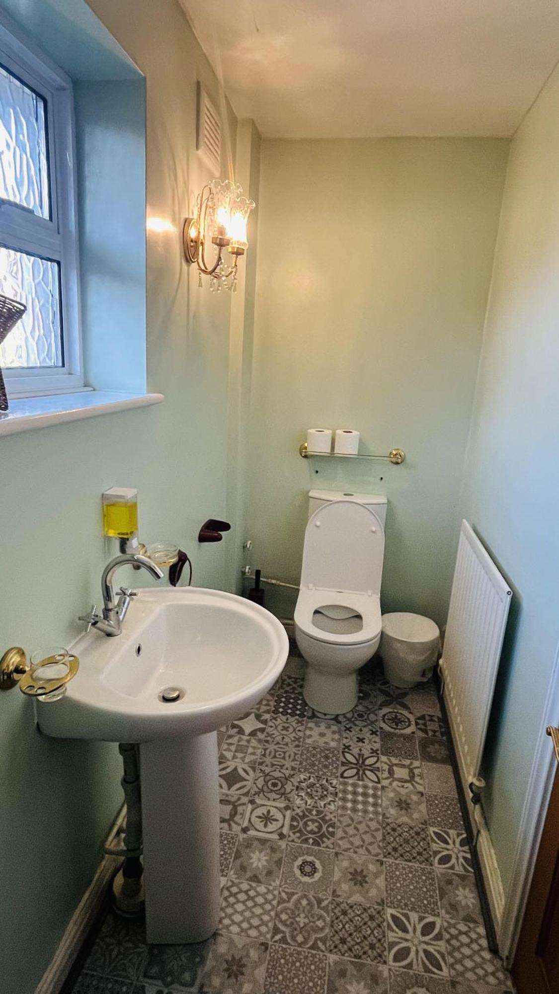 Unwind In Comfort At Cosy Caradus Free Parking Бирмингам Екстериор снимка