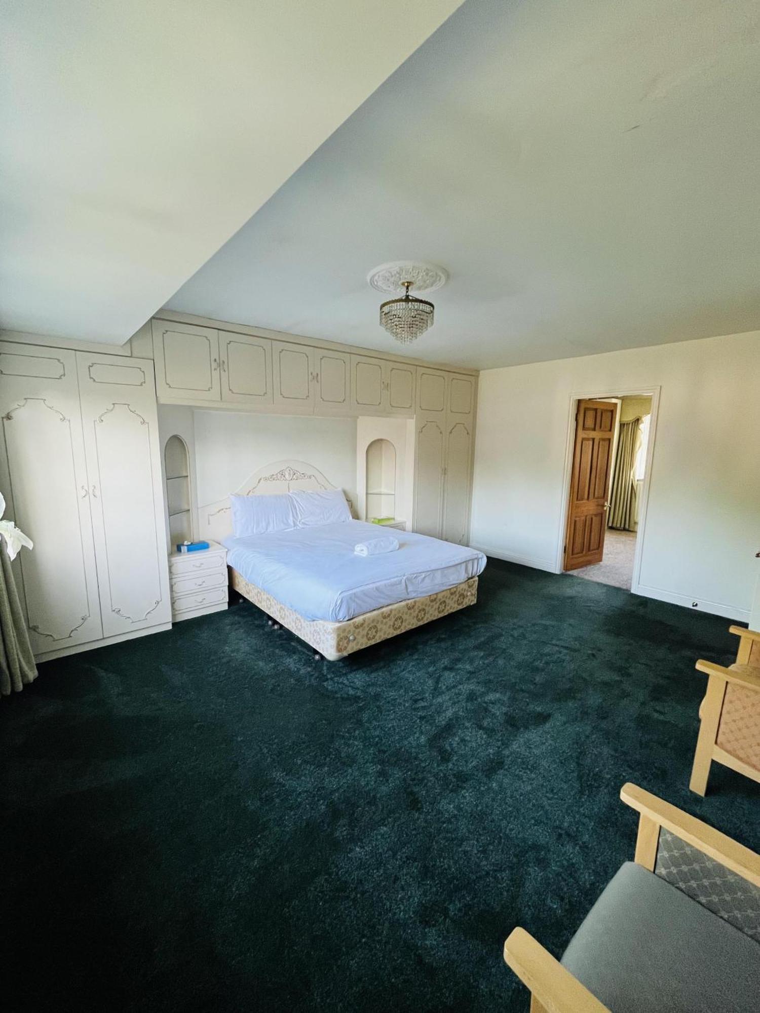 Unwind In Comfort At Cosy Caradus Free Parking Бирмингам Екстериор снимка