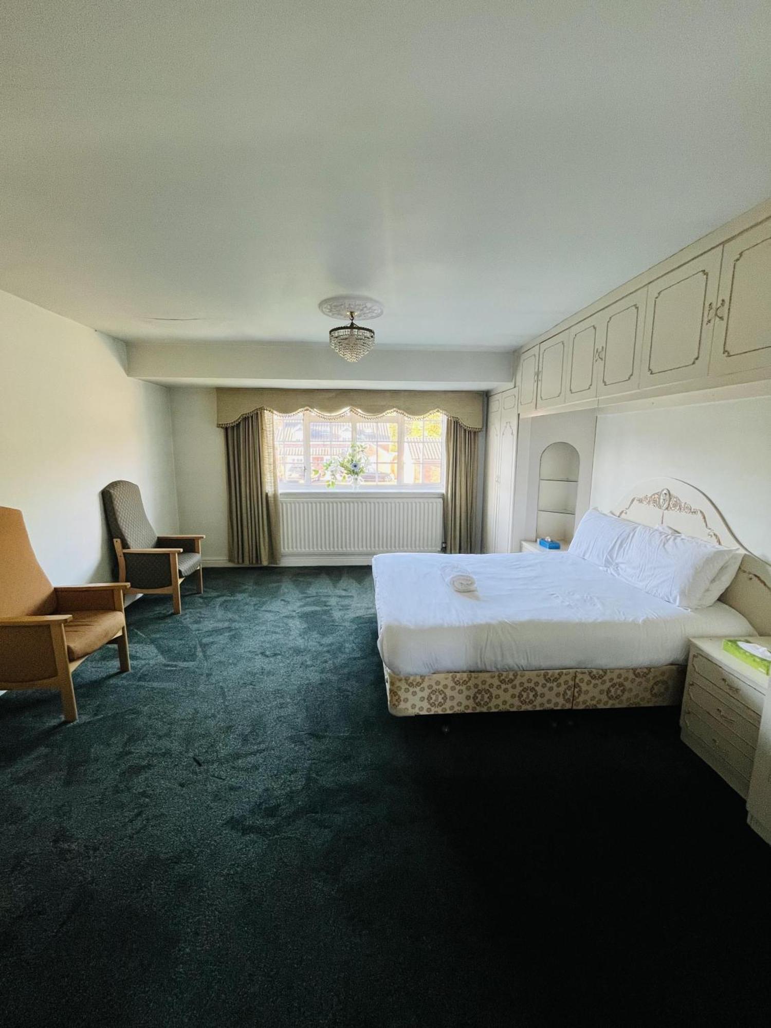 Unwind In Comfort At Cosy Caradus Free Parking Бирмингам Екстериор снимка