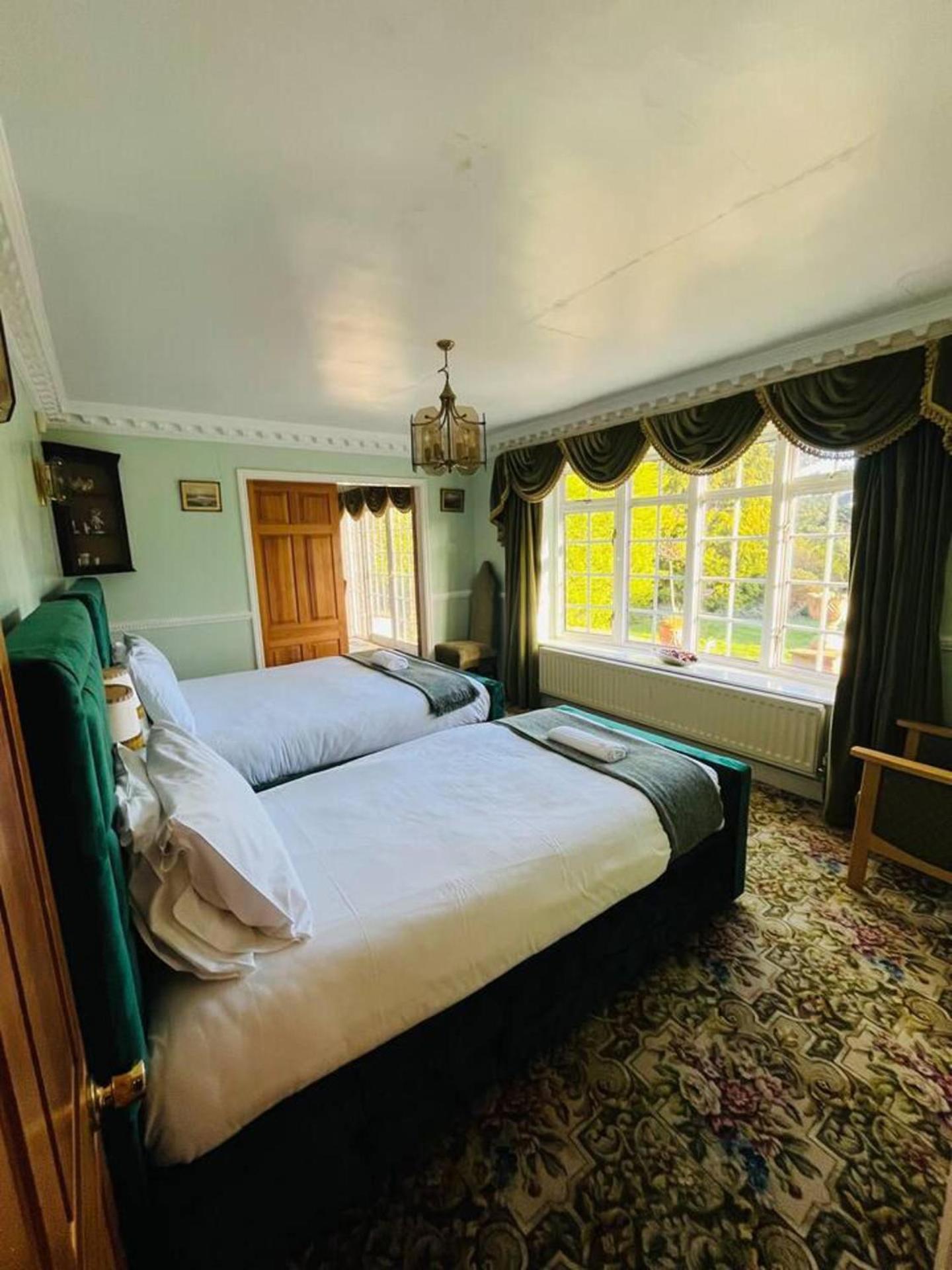 Unwind In Comfort At Cosy Caradus Free Parking Бирмингам Екстериор снимка