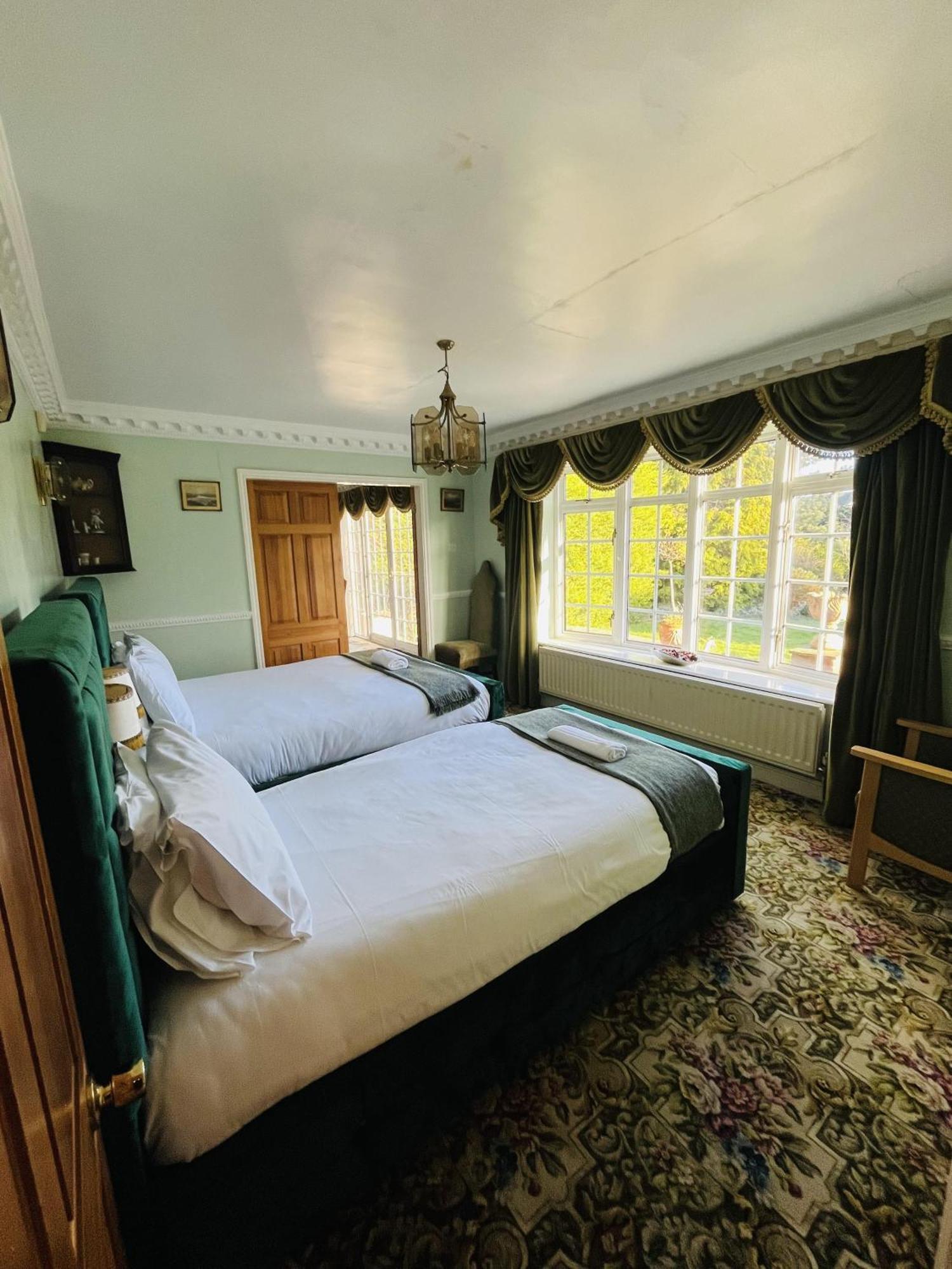 Unwind In Comfort At Cosy Caradus Free Parking Бирмингам Екстериор снимка